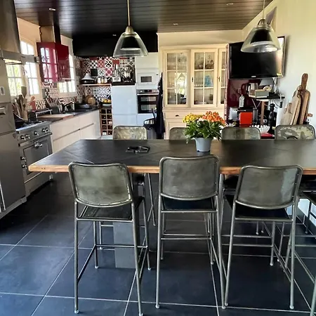 Maison Atypique Familiale Etaules (Charente-Maritime)